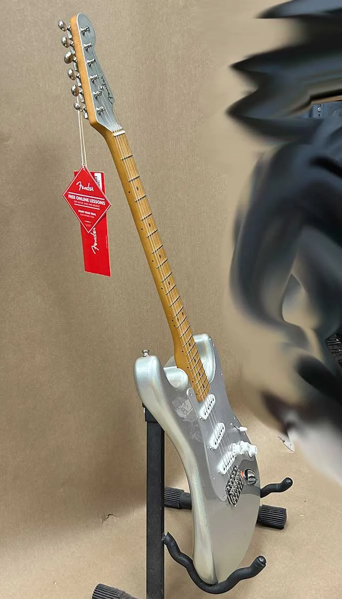 Fender H.E.R. Signature Stratocaster Chrome Glow - 2020