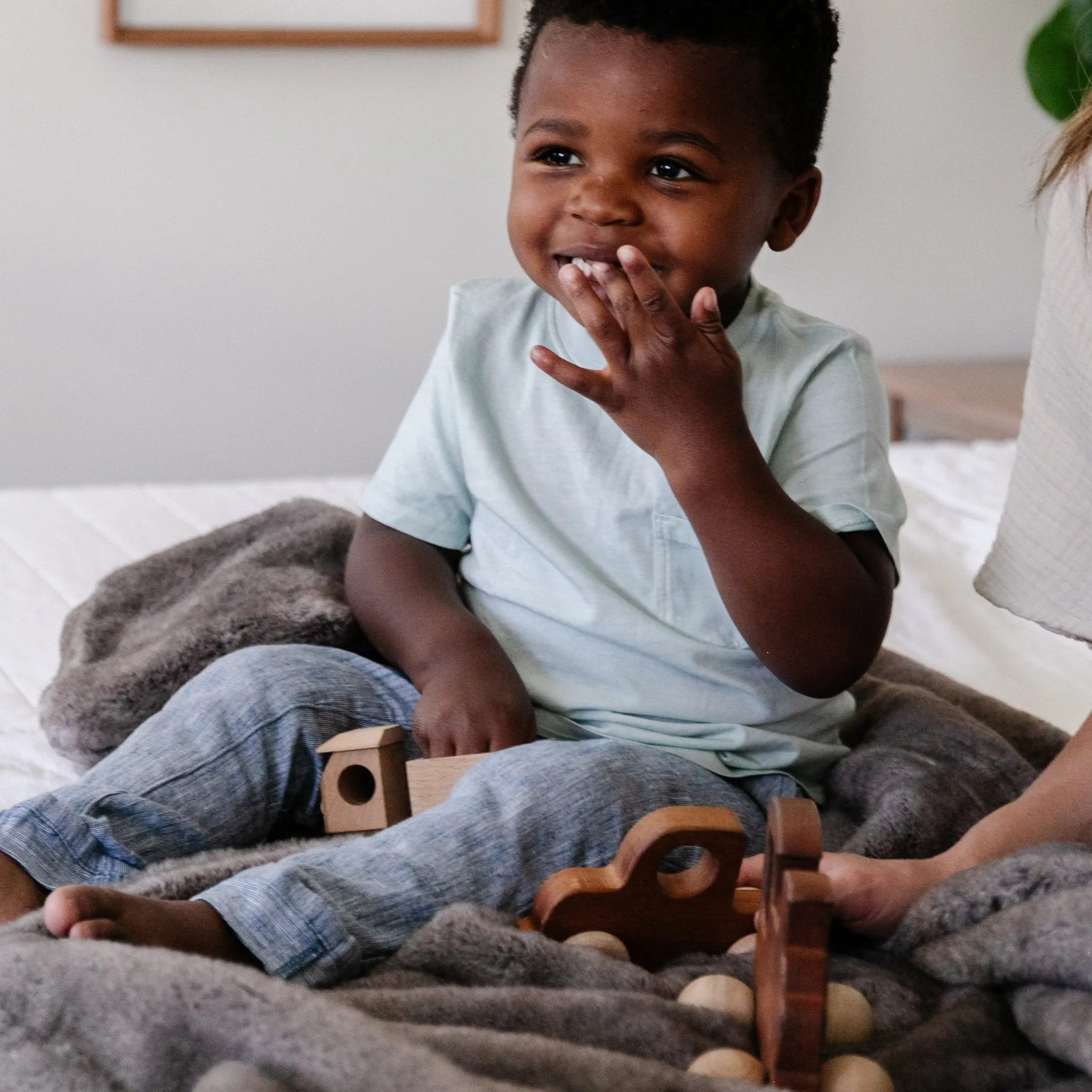 GRAND FAUX FUR RECEIVING BLANKETS