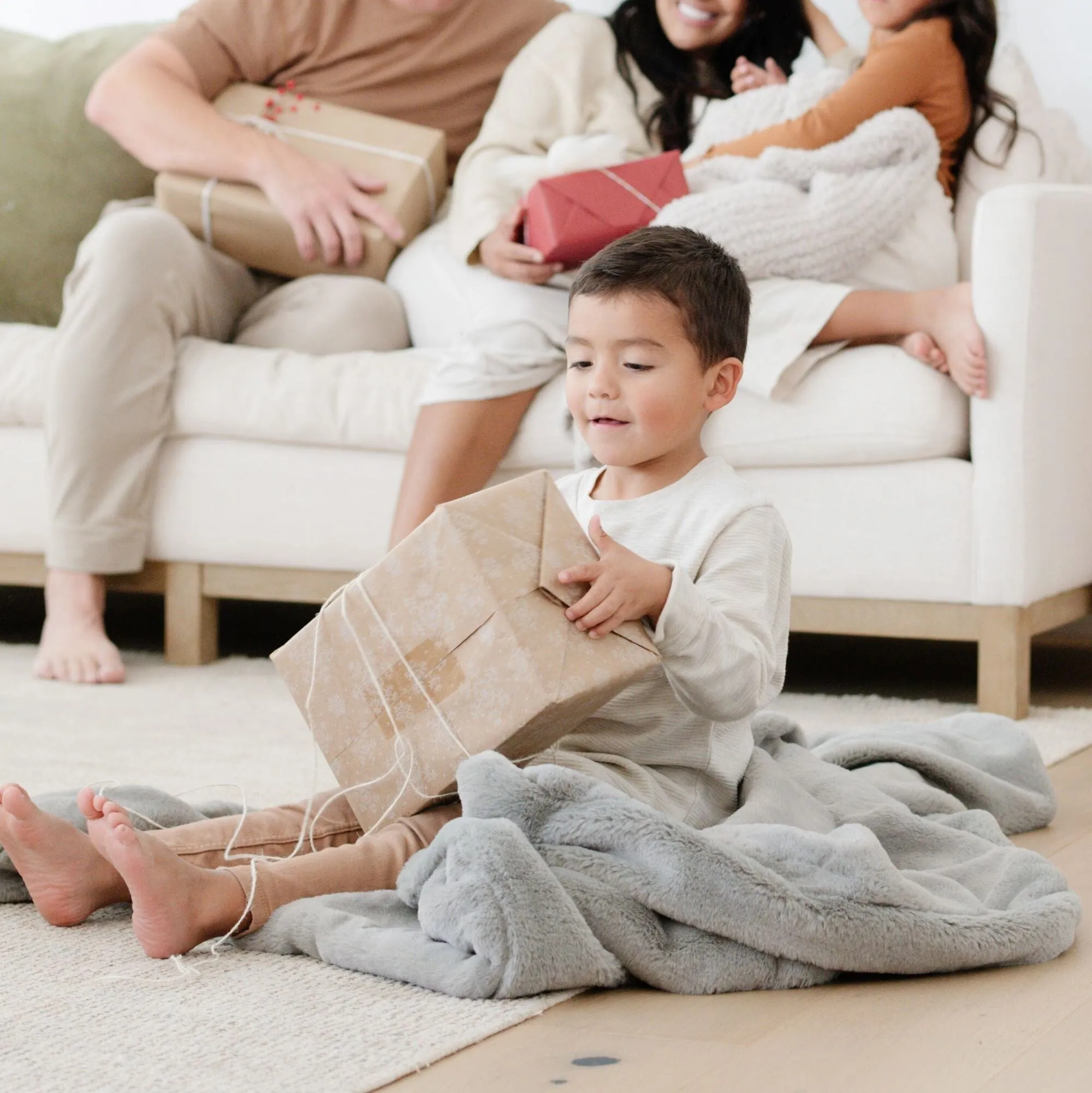 GRAND FAUX FUR RECEIVING BLANKETS