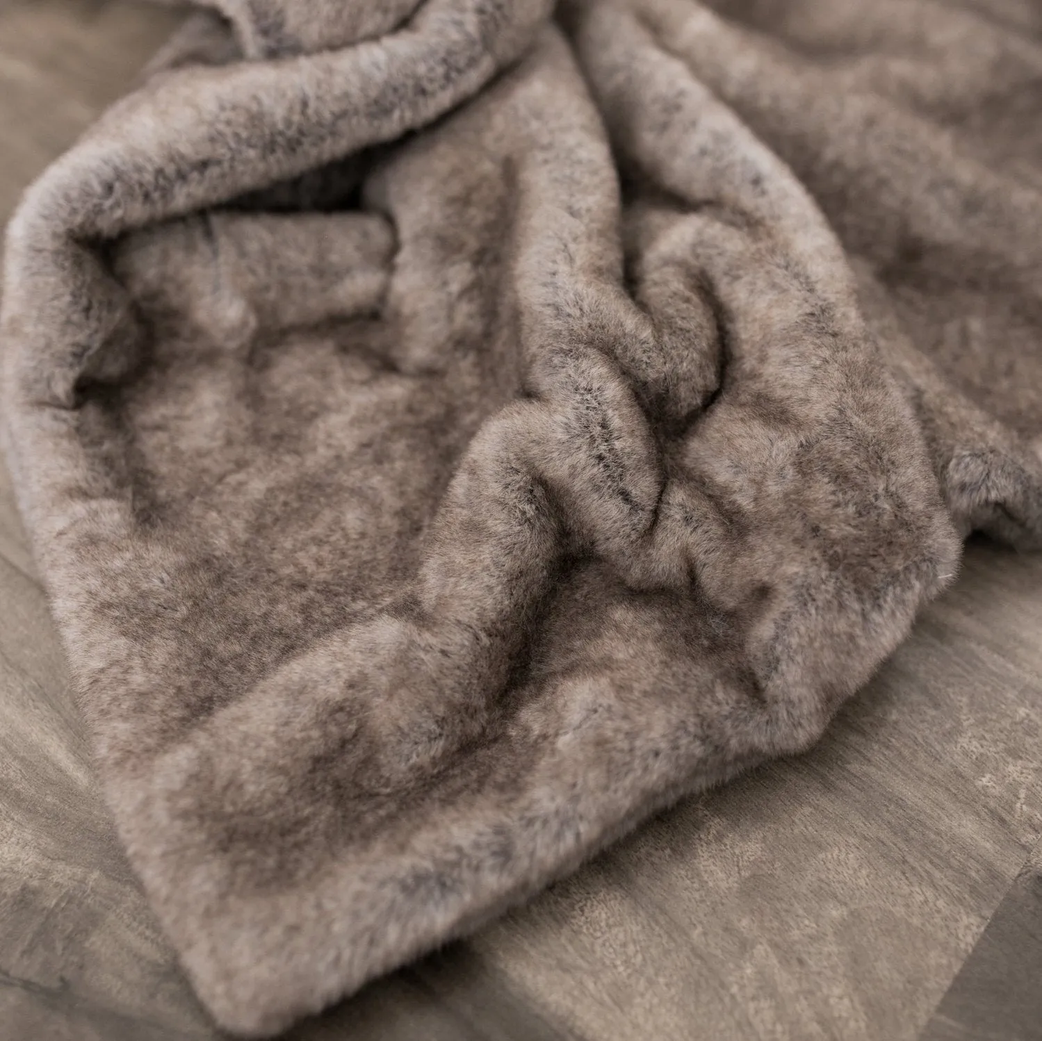 GRAND FAUX FUR RECEIVING BLANKETS