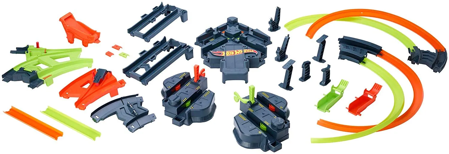 Hot Wheels Colossal Crash Track Set