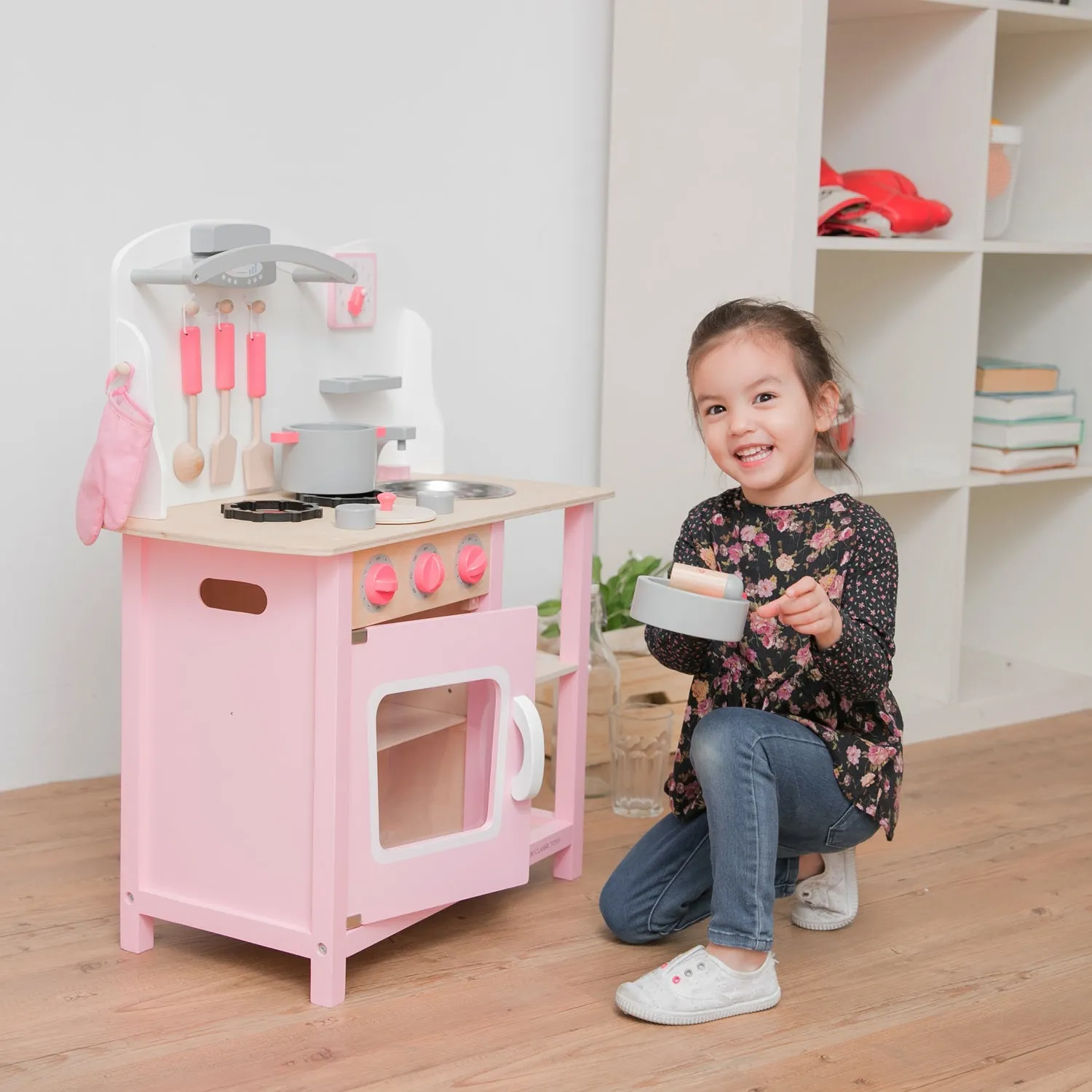 Kitchenette - Bon Appetit