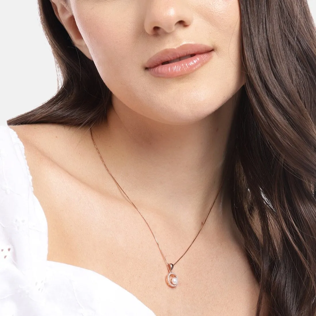 Pearl Embrace Rose Gold-Plated 925 Sterling Silver Circle Pendant with Chain