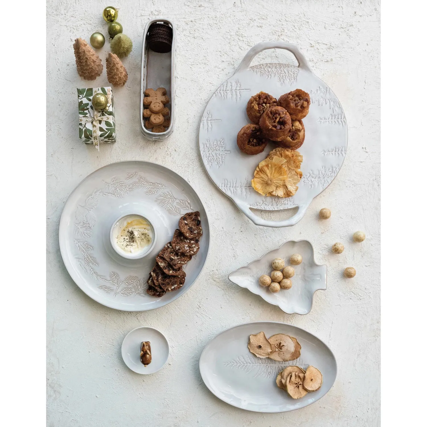 STONEWARE DEBOSSED CHIP AND DIP PLATTER